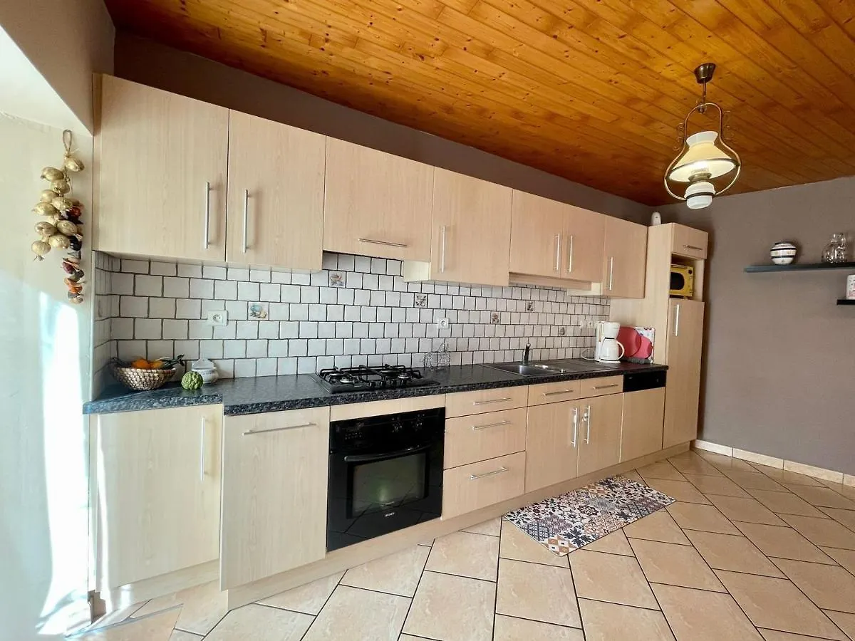 Gite Chaleureux Avec Cheminee Pres Du Puy-En-Velay, Ideal Pour Familles Et Sejours Professionnels - Fr-1-582-349 Saint-Germain-Laprade 0*,  France